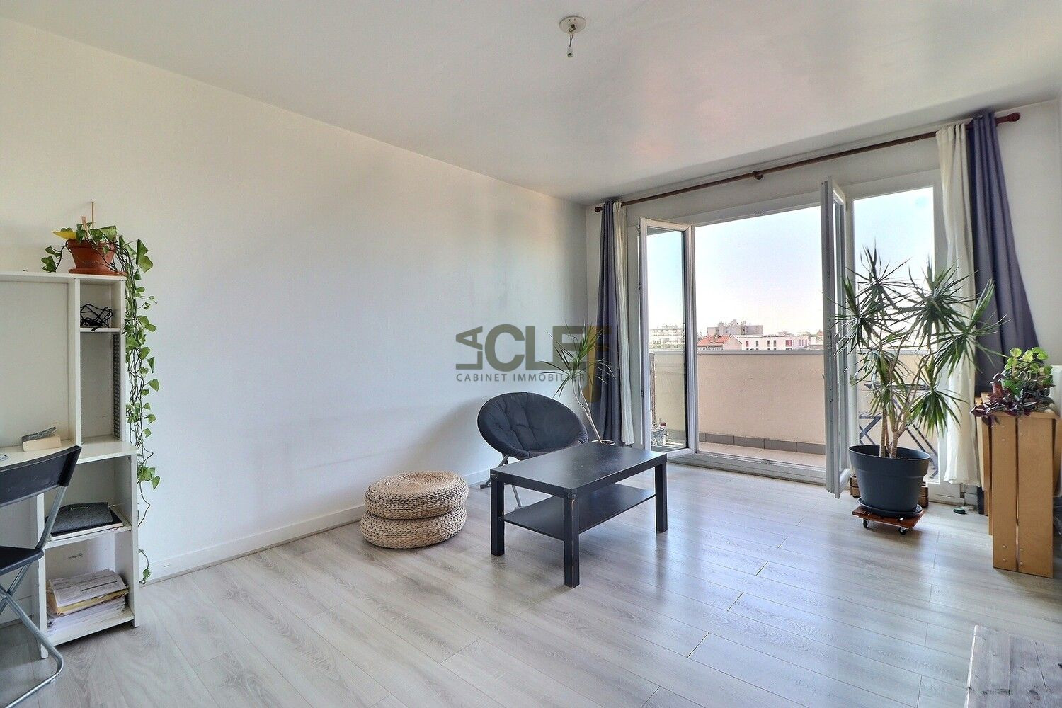 
                                                Location
                                                 Appartement T2  - Montreuil - proche métro