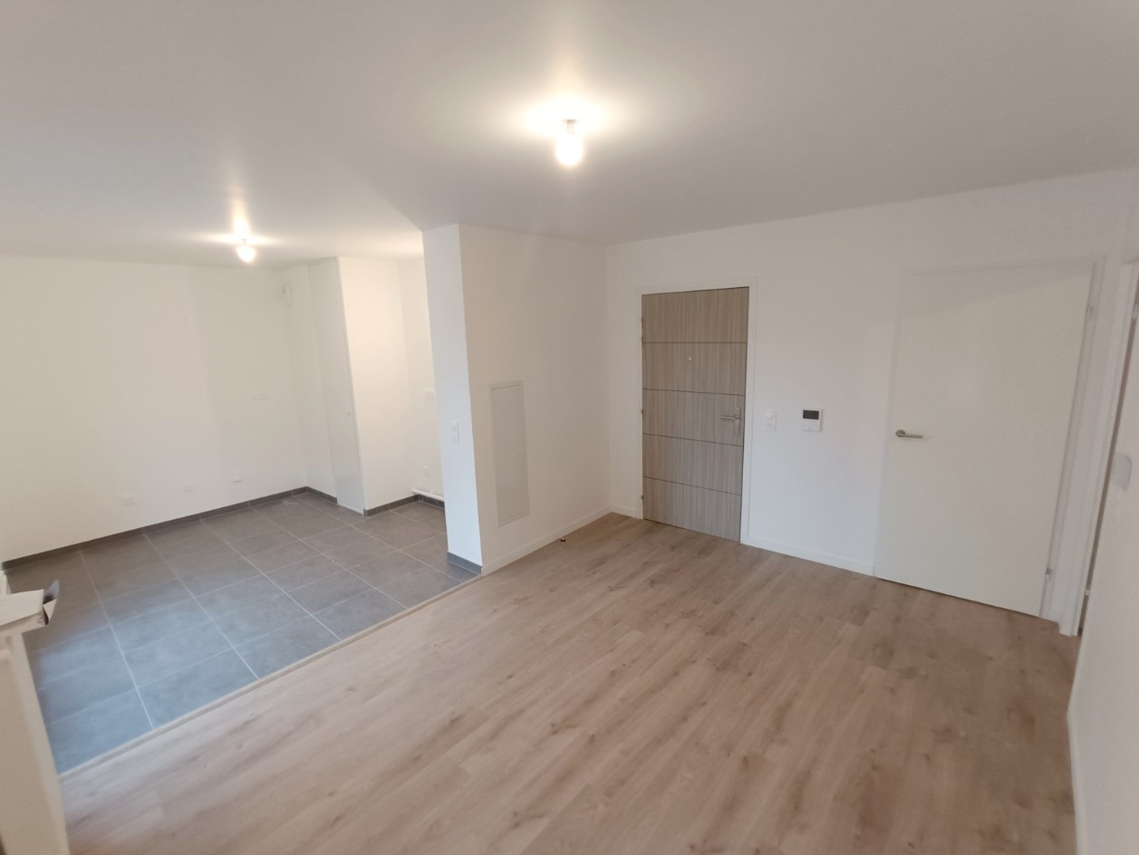 
                                                Location
                                                 Appartement T2 neuf, Amiens centre