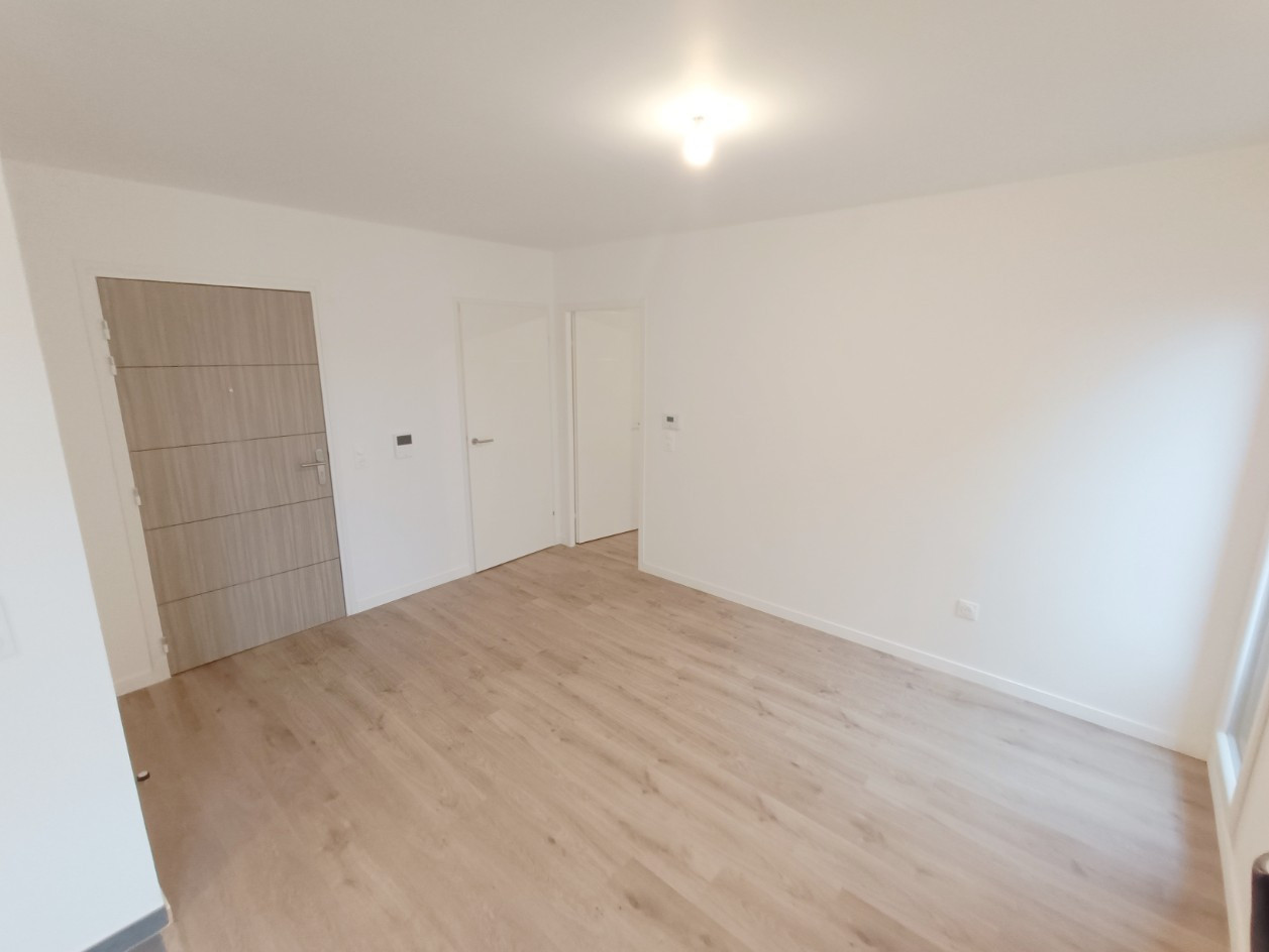 
                                                Location
                                                 Appartement T2 neuf, Amiens centre
