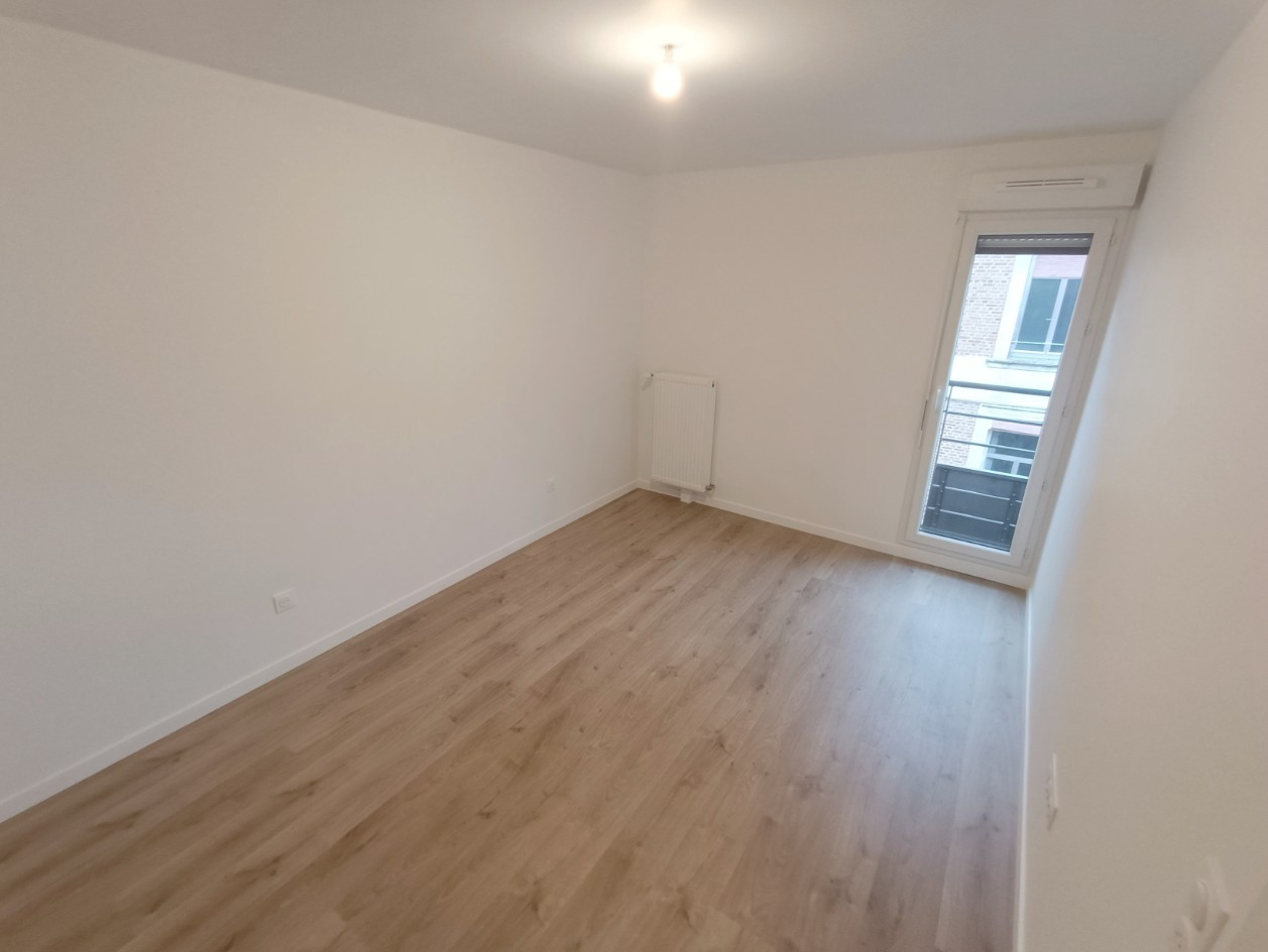 
                                                Location
                                                 Appartement T2 neuf, Amiens centre