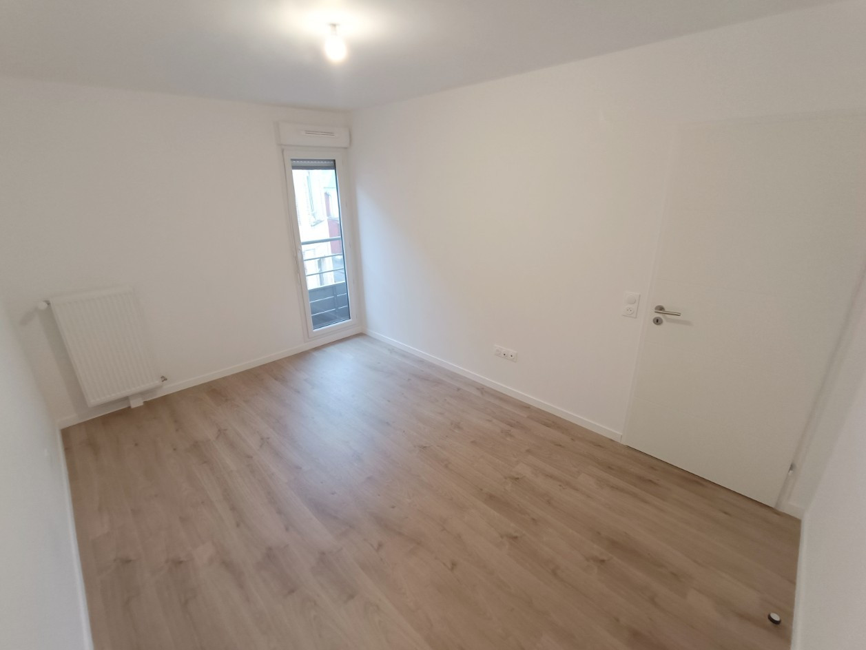 
                                                Location
                                                 Appartement T2 neuf, Amiens centre