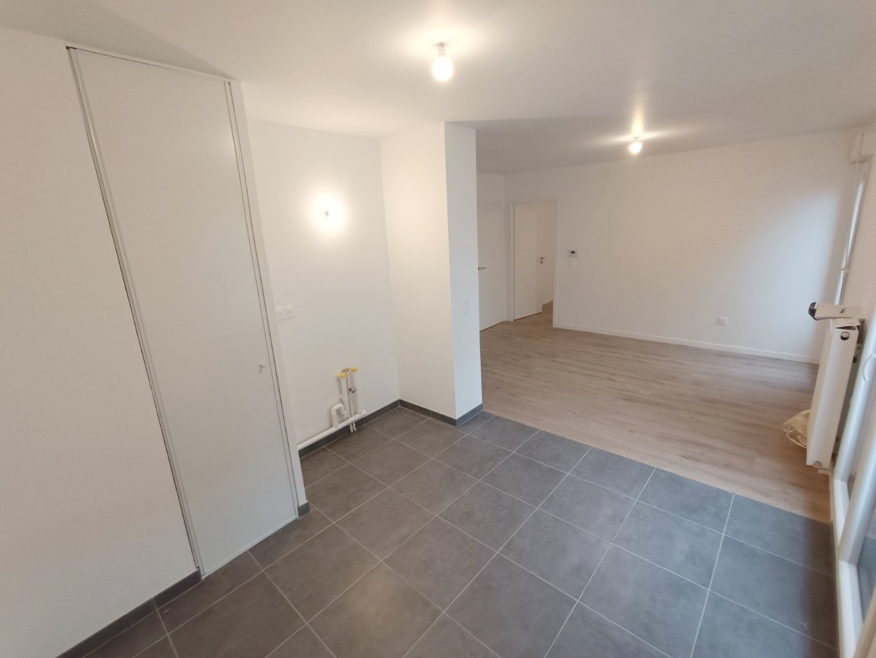 
                                                Location
                                                 Appartement T2 neuf, Amiens centre