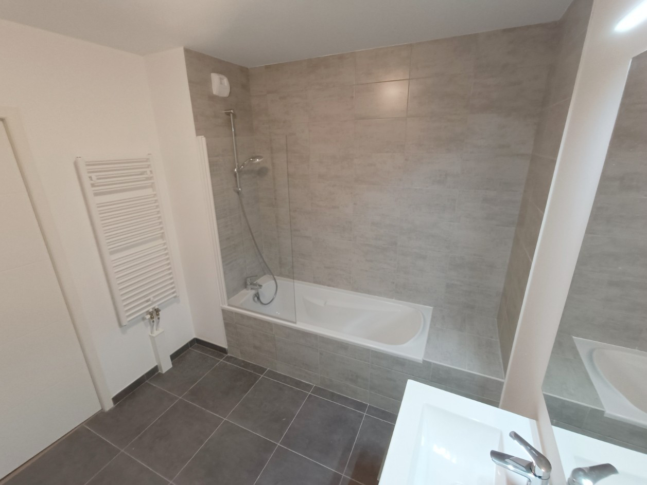 
                                                Location
                                                 Appartement T2 neuf, Amiens centre