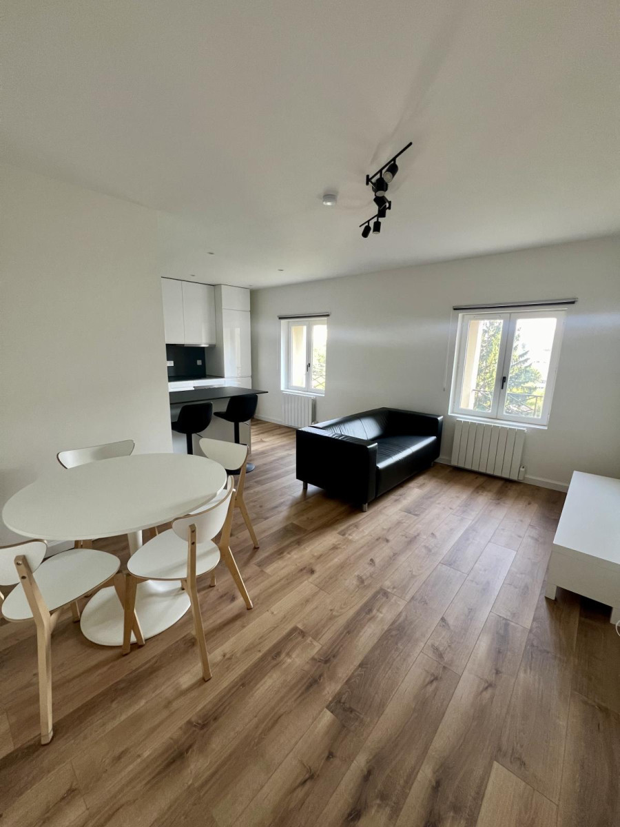 
                                                Location
                                                 Appartement T2 neuf meublé - Caluire Bourg