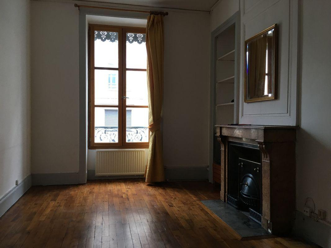 
                                                Location
                                                 Appartement T2 Palais de Justice / Place Guichard