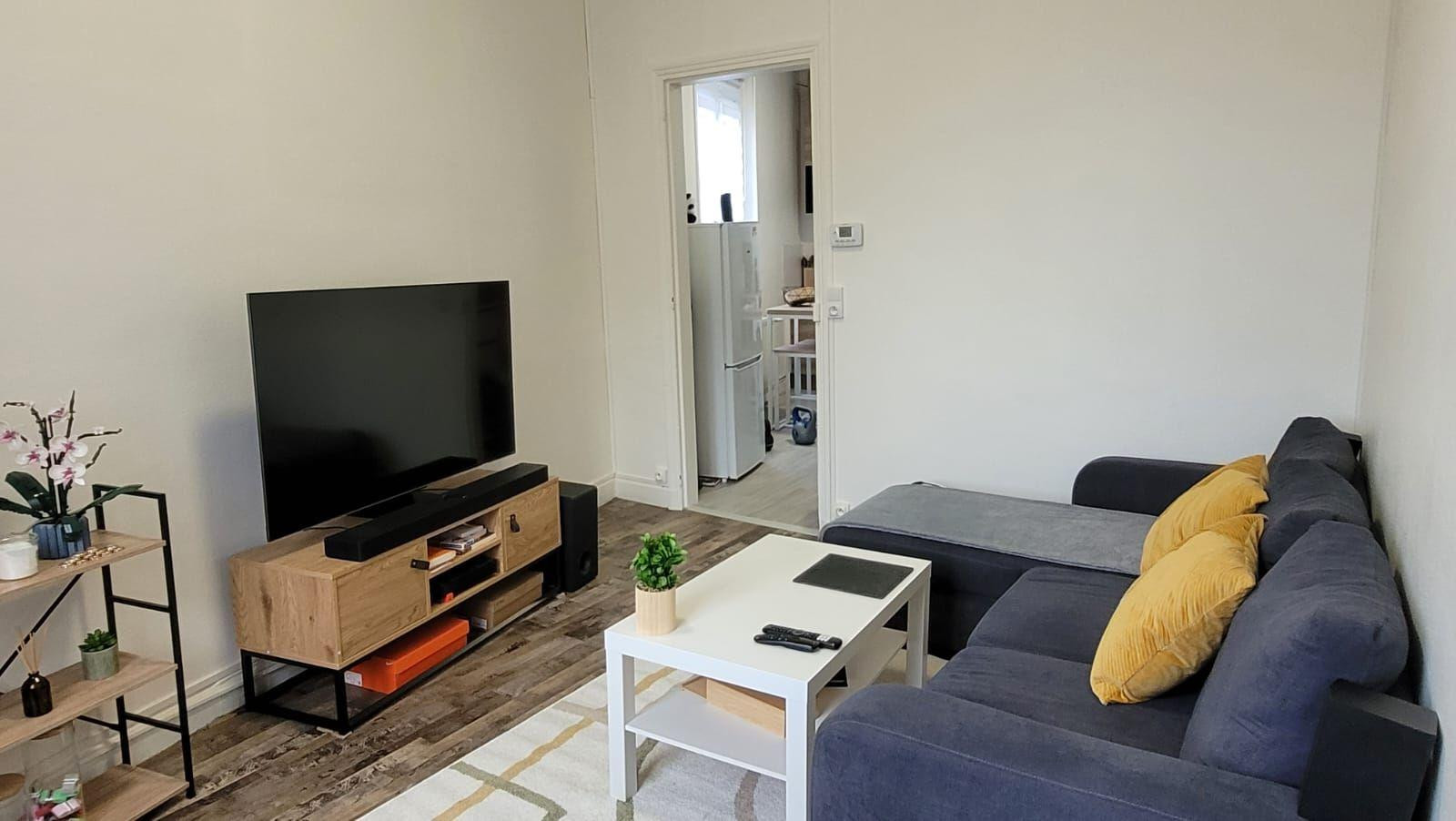 
                                                Location
                                                 Appartement T2 proche centre ville, commerces