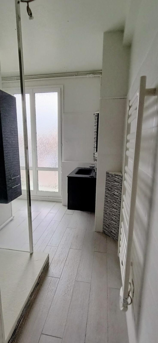 
                                                Location
                                                 Appartement T2 proche commerces N/Dame Le Havre