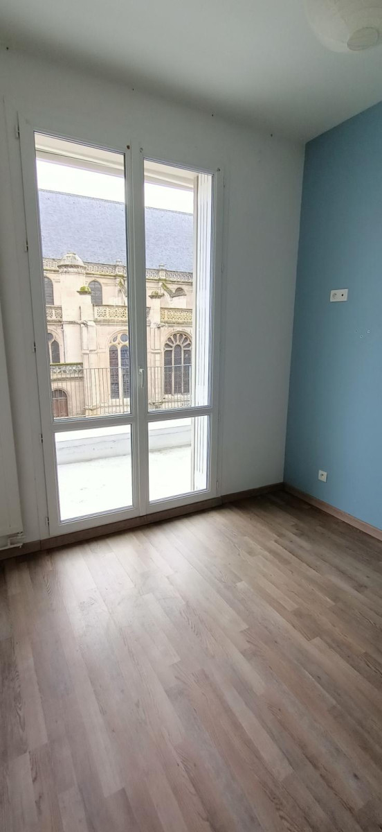 
                                                Location
                                                 Appartement T2 proche commerces N/Dame Le Havre