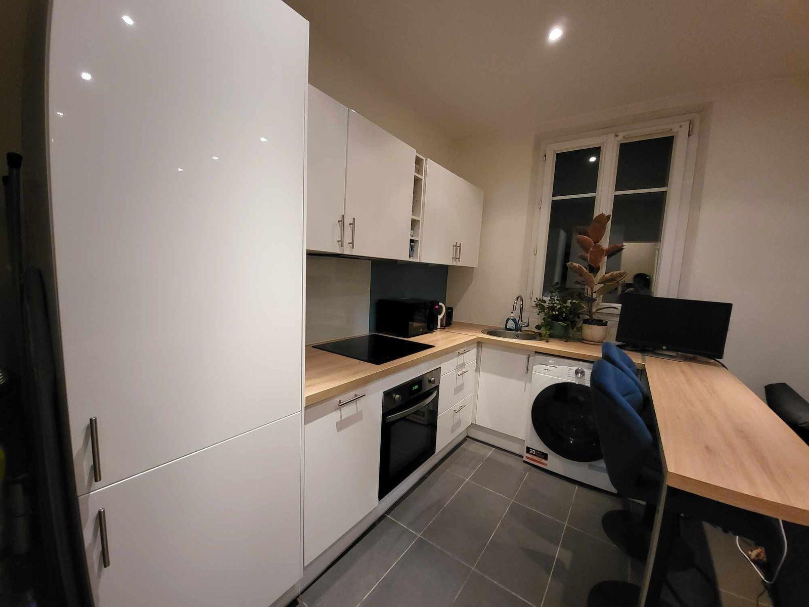 
                                                Location
                                                 Appartement T2 proche de la Défense