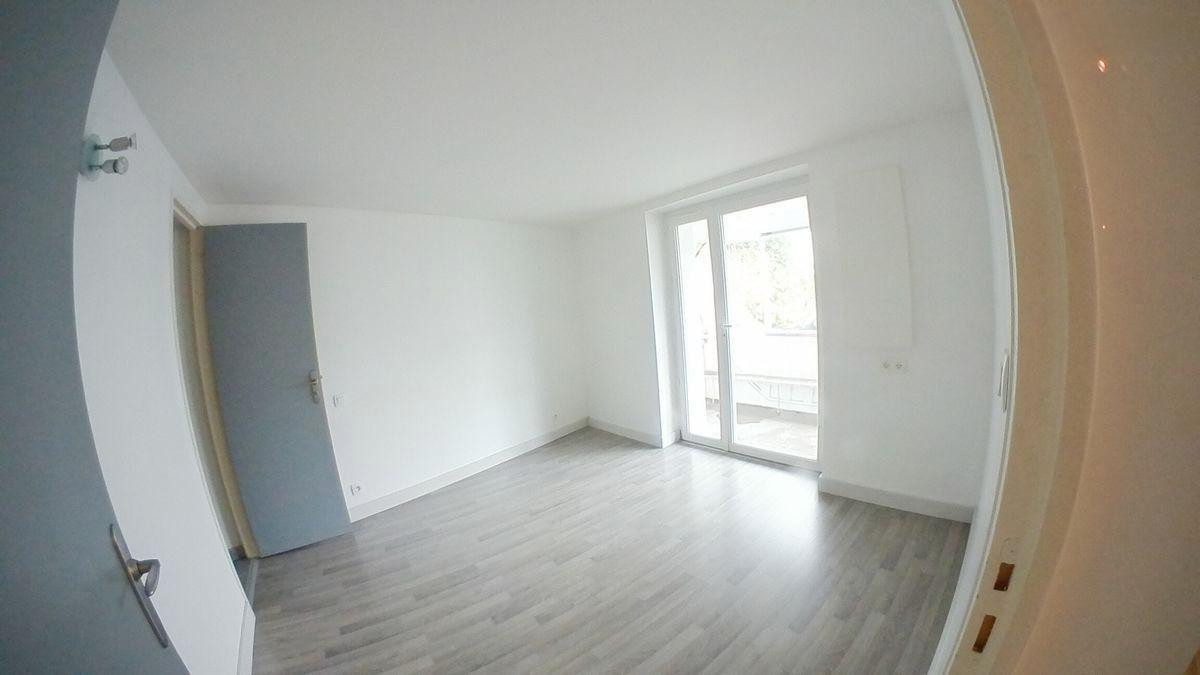 
                                                Location
                                                 Appartement T2 Quartier Perverie - Loquidy