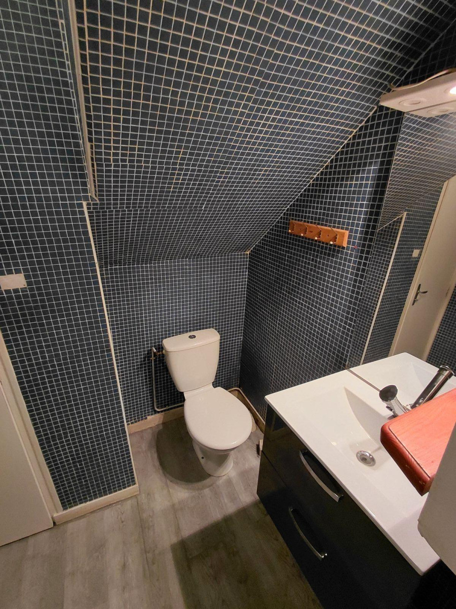 
                                                Location
                                                 Appartement T2 rénové à louer