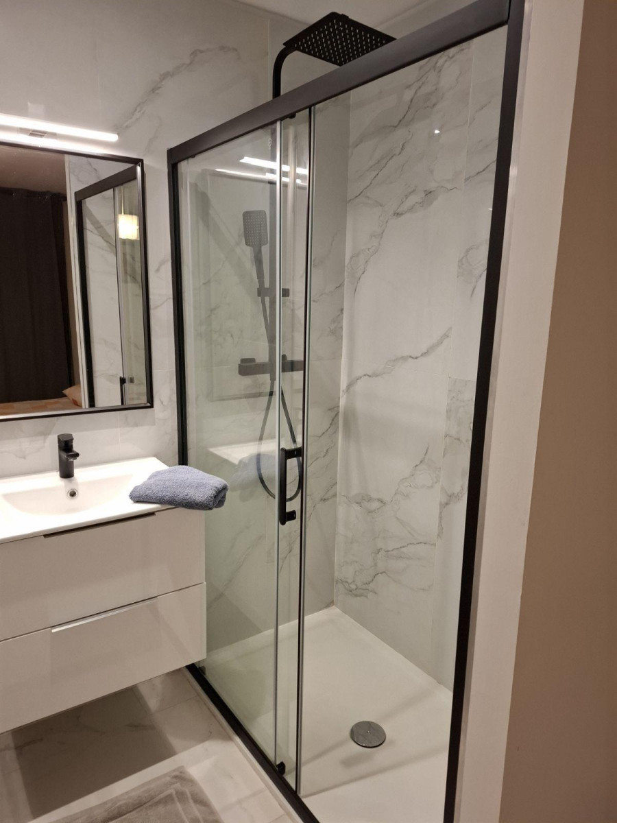 
                                                Location
                                                 Appartement T2 rénové de confort et de modernité