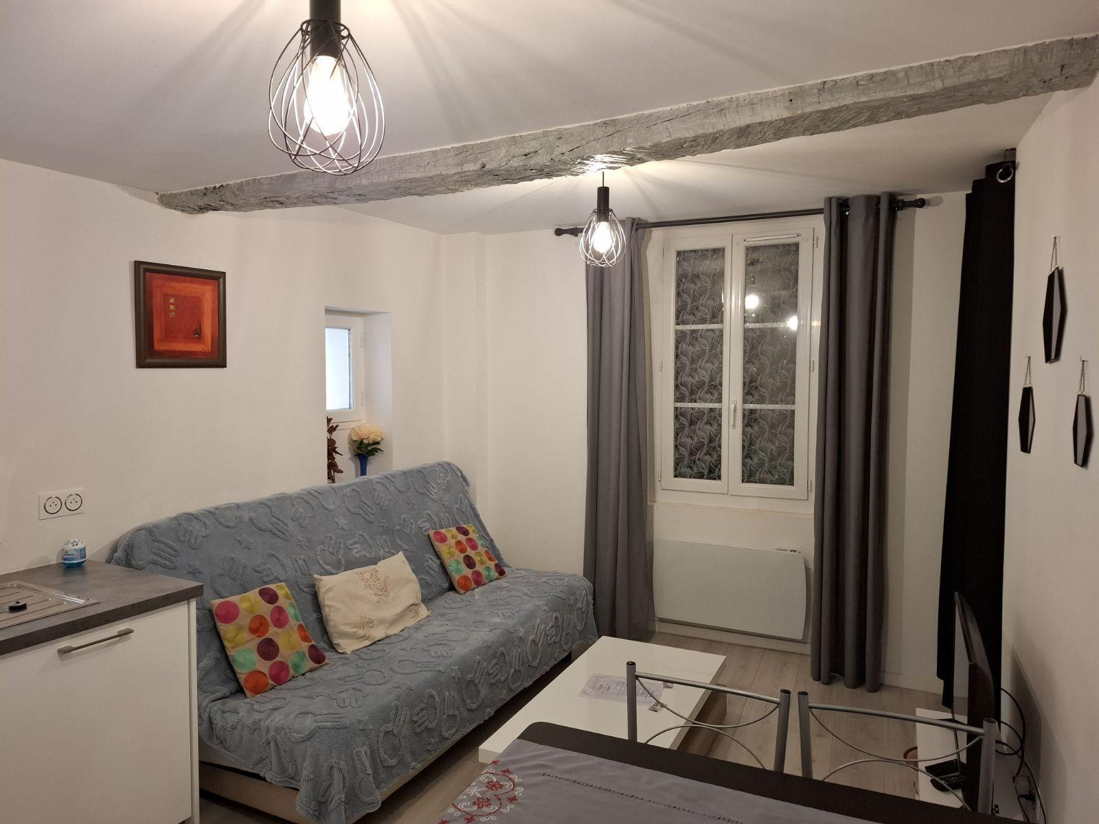 
                                                Location
                                                 Appartement T2 rénové de confort et de modernité