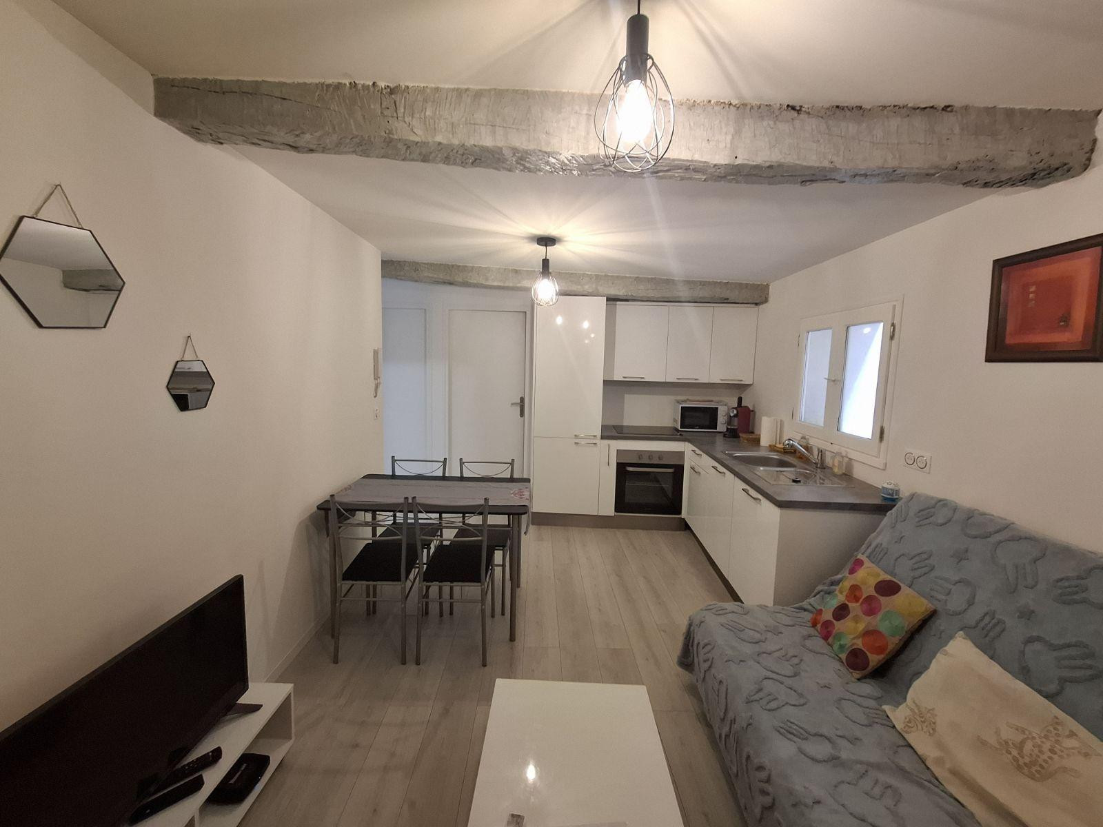 
                                                Location
                                                 Appartement T2 rénové de confort et de modernité