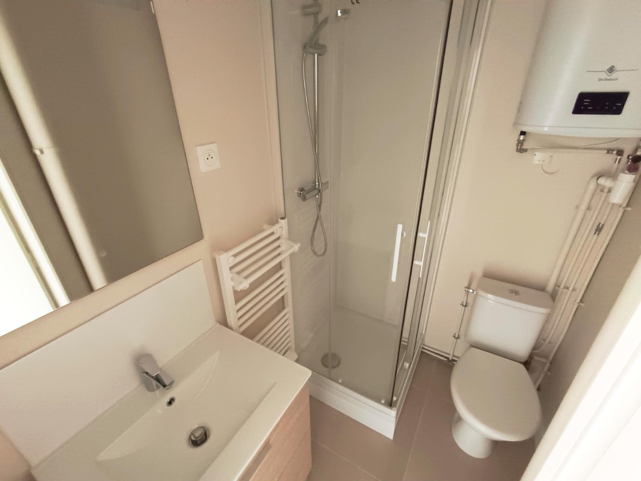 
                                                Location
                                                 Appartement T2, rénové, henriville