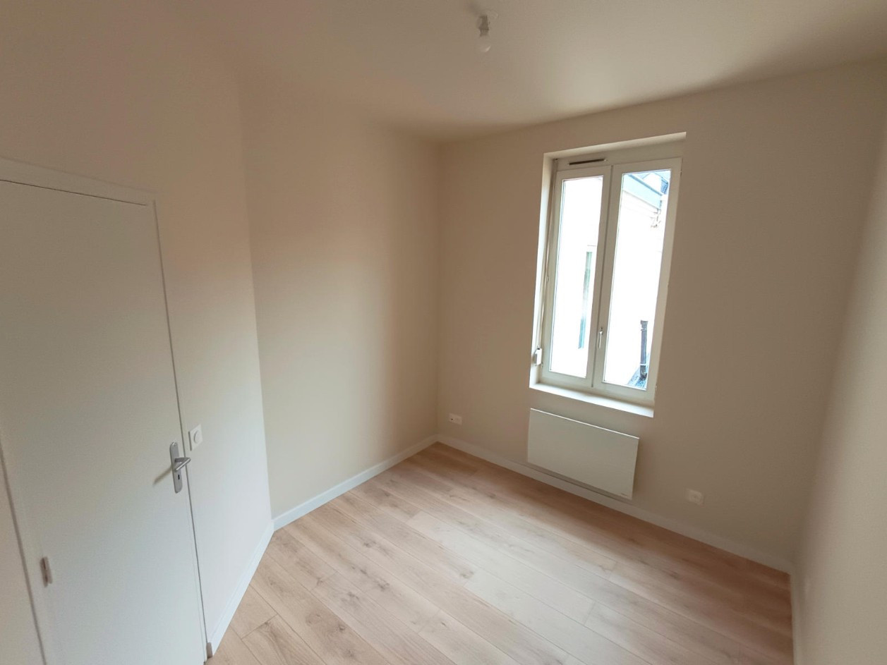 
                                                Location
                                                 Appartement T2, rénové, henriville