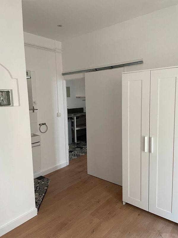 
                                                Location
                                                 Appartement T2 St Michel Capucins