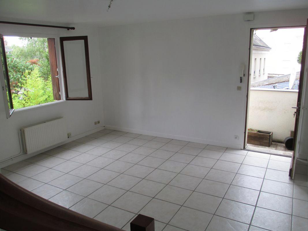 
                                                Location
                                                 Appartement T2 Tours centre