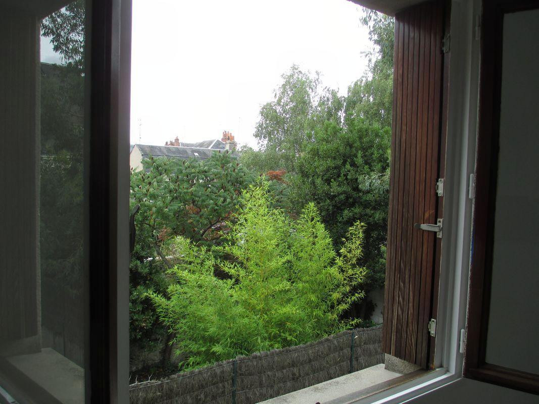 
                                                Location
                                                 Appartement T2 Tours centre