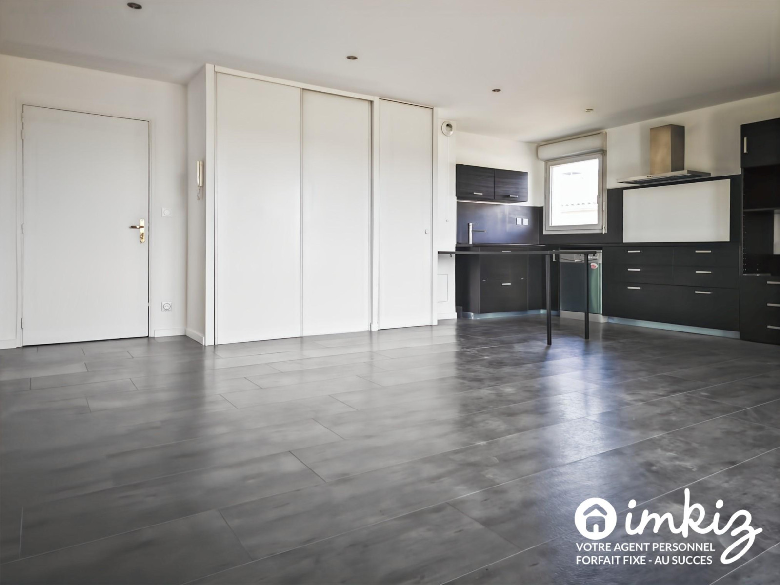 
                                                Vente
                                                 Appartement T3 - 2 parkings & piscine sécurisés