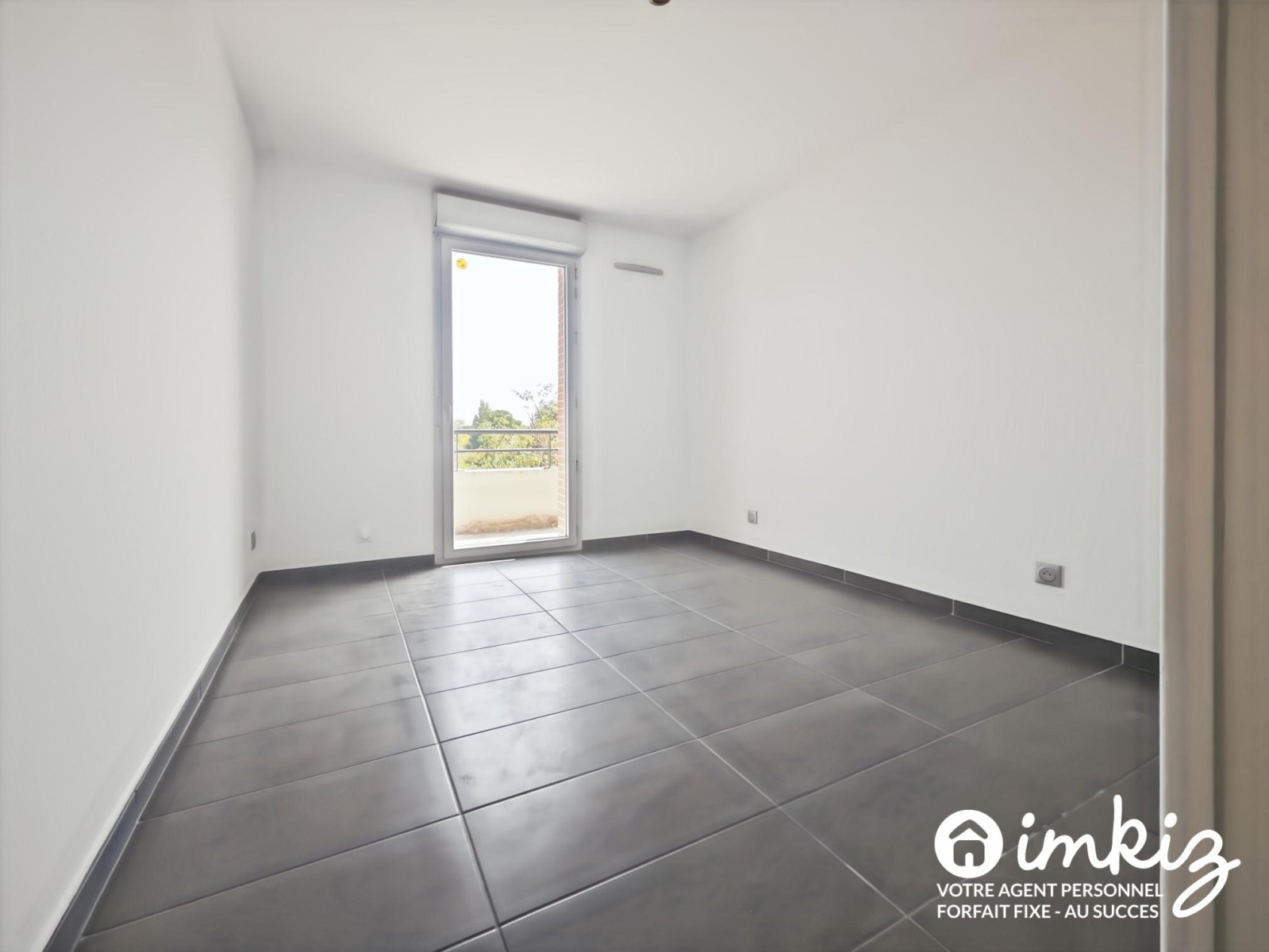 
                                                Vente
                                                 Appartement T3 - 2 parkings & piscine sécurisés
