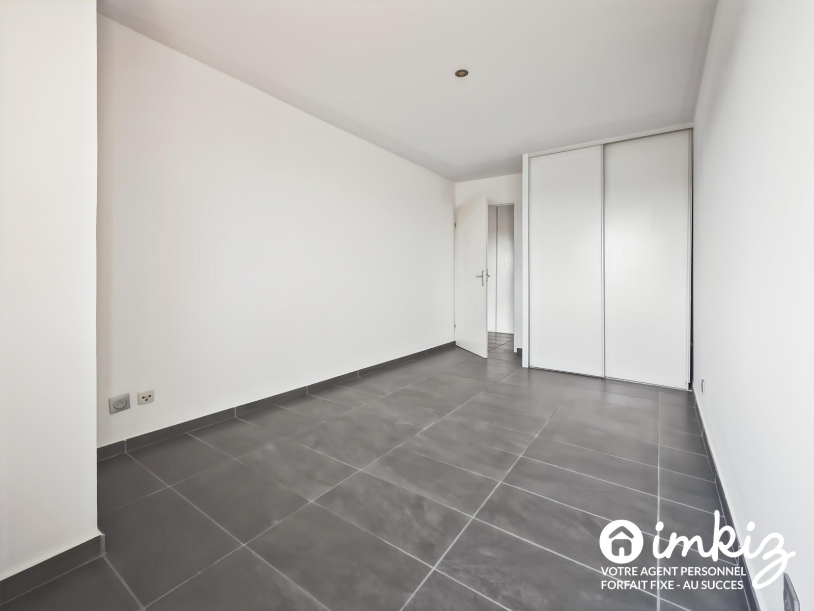 
                                                Vente
                                                 Appartement T3 - 2 parkings & piscine sécurisés