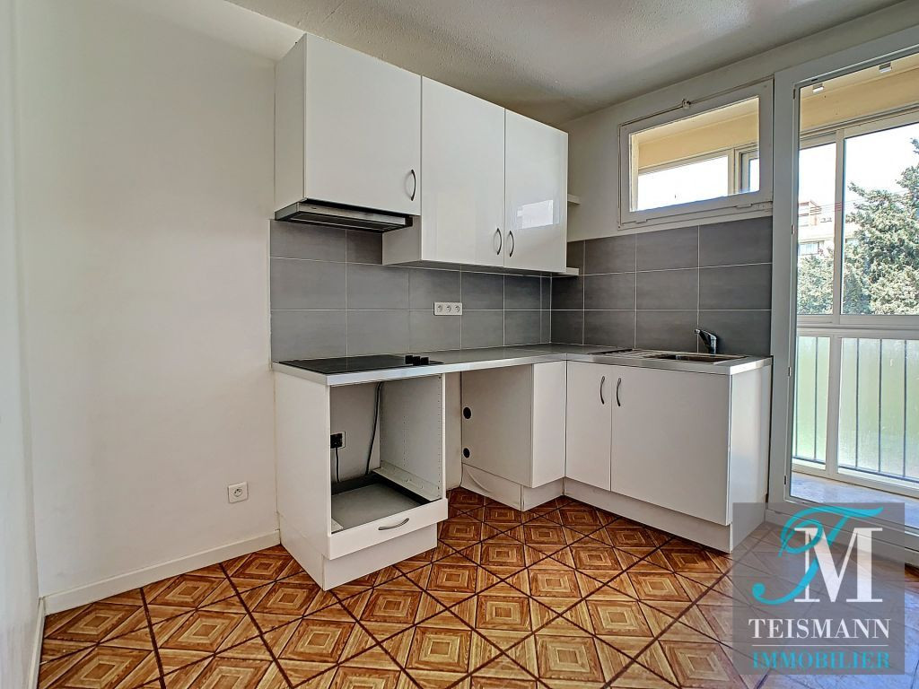 
                                                Location
                                                 Appartement T3 - 2ème étage