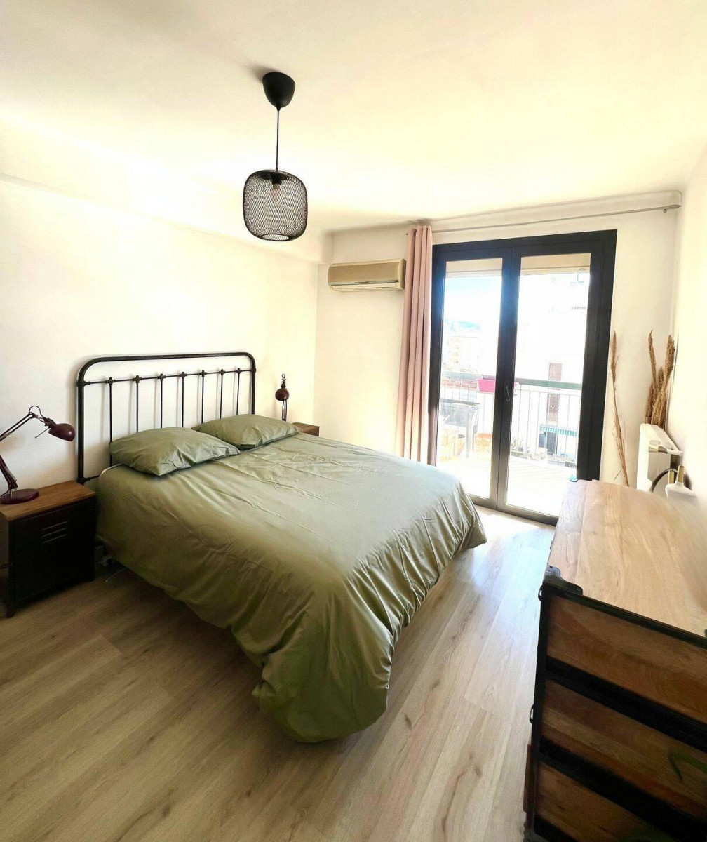 
                                                Location
                                                 Appartement T3-4