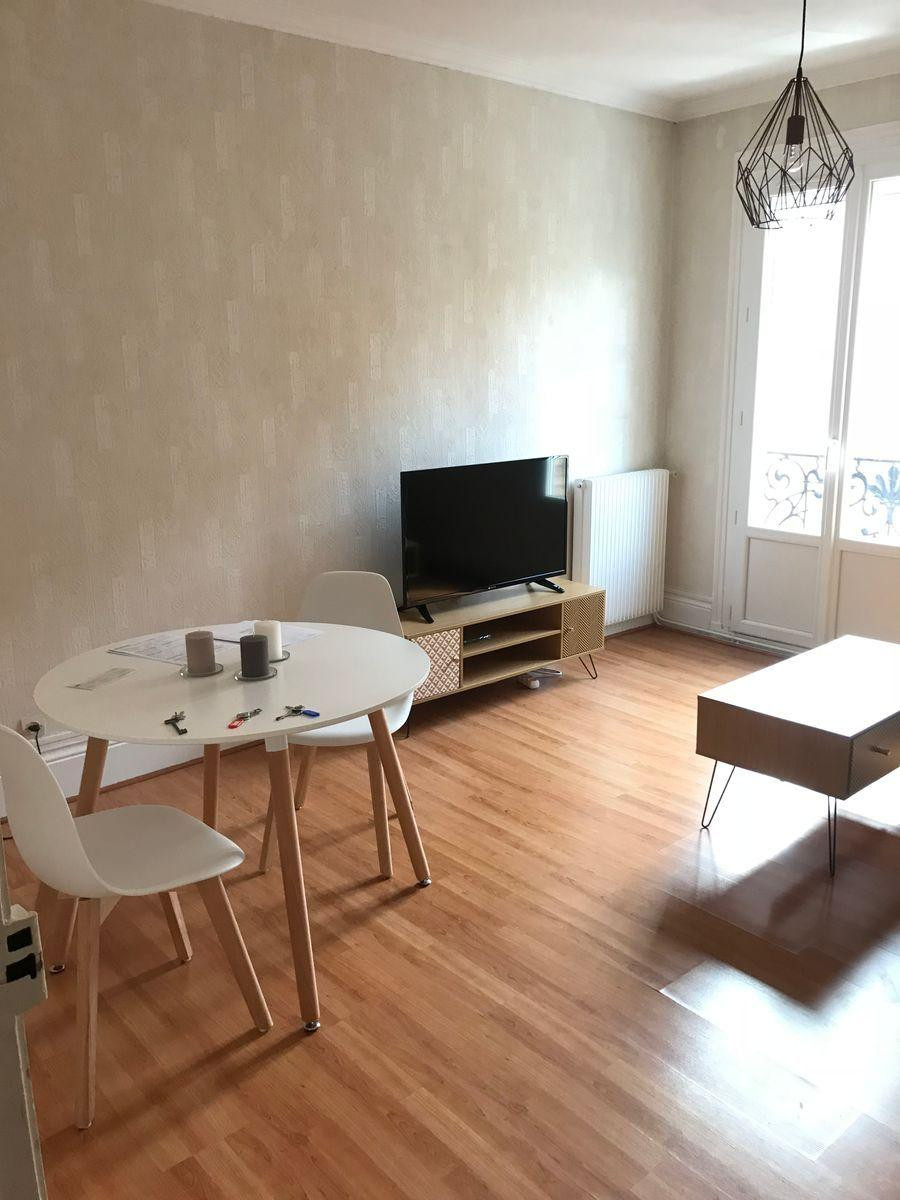 
                                                Location
                                                 Appartement T3 50m2 meublé en centre ville