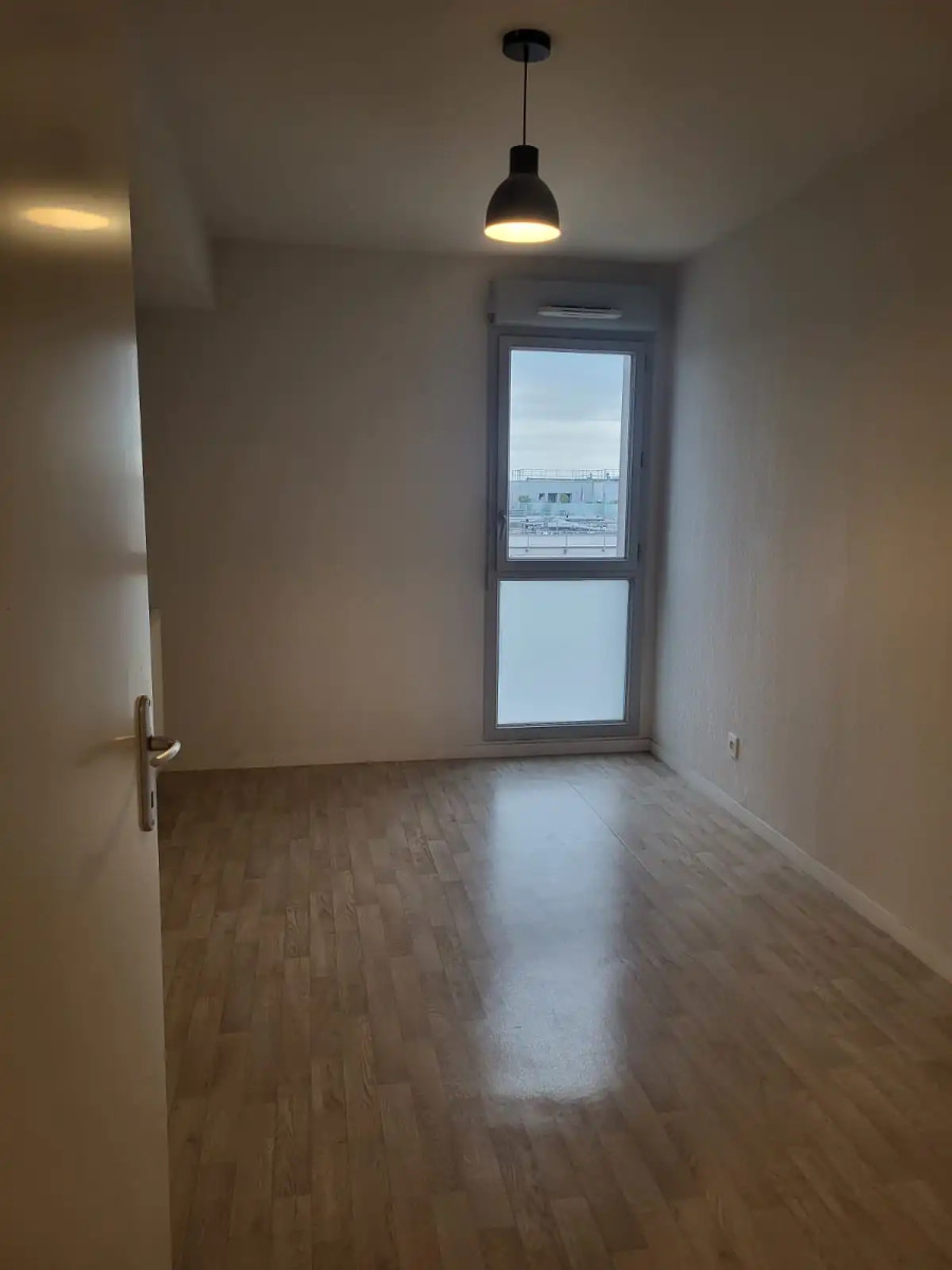 
                                                Location
                                                 Appartement T3 57.13m² à Cenon