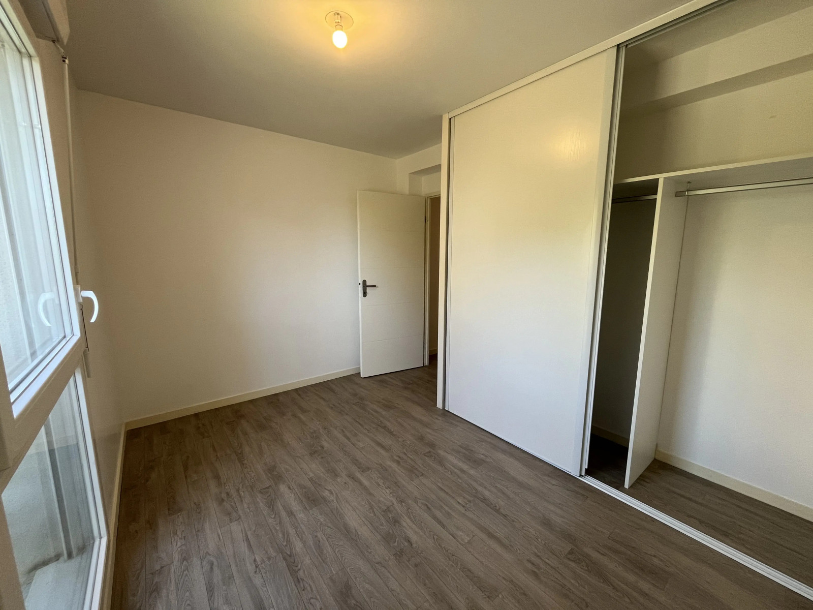 
                                                Location
                                                 Appartement T3 58m² à Bruges