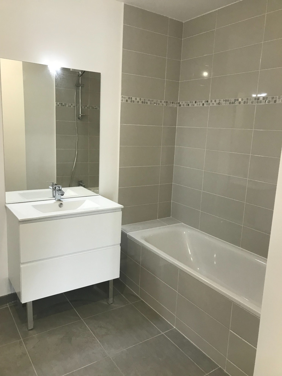 
                                                Location
                                                 Appartement T3 59m² à Talence