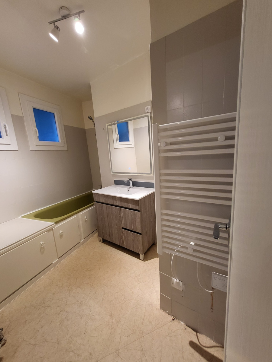 
                                                Location
                                                 Appartement T3 60.18m² à Montignac-Lascaux