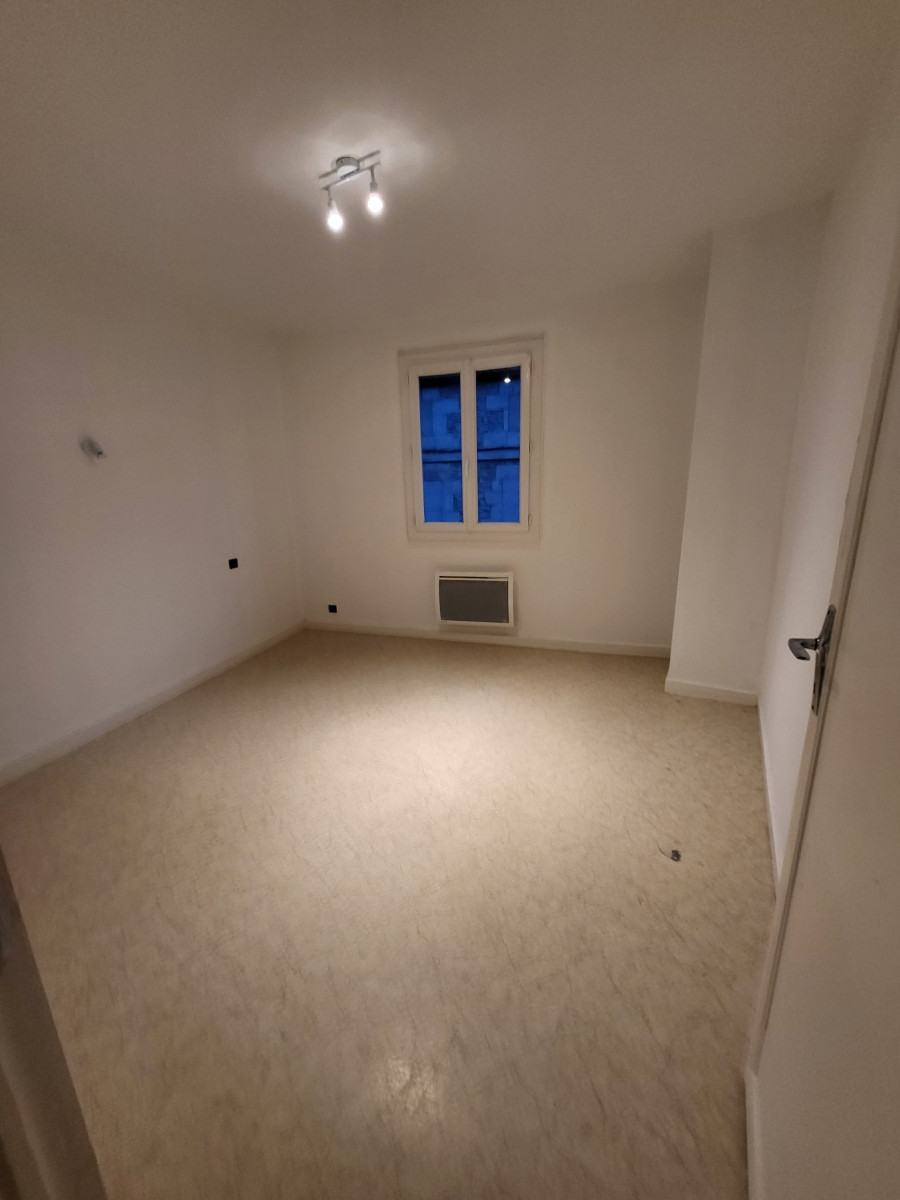 
                                                Location
                                                 Appartement T3 60.18m² à Montignac-Lascaux