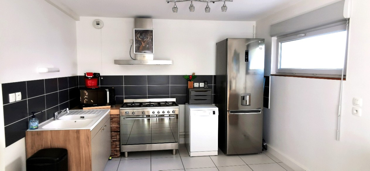 
                                                Vente
                                                 Appartement T3 63m² avec Terrasse 30m²