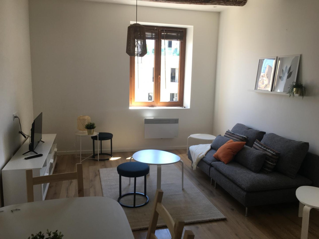 
                                                Location
                                                 Appartement T3 63m² - Vieux Port