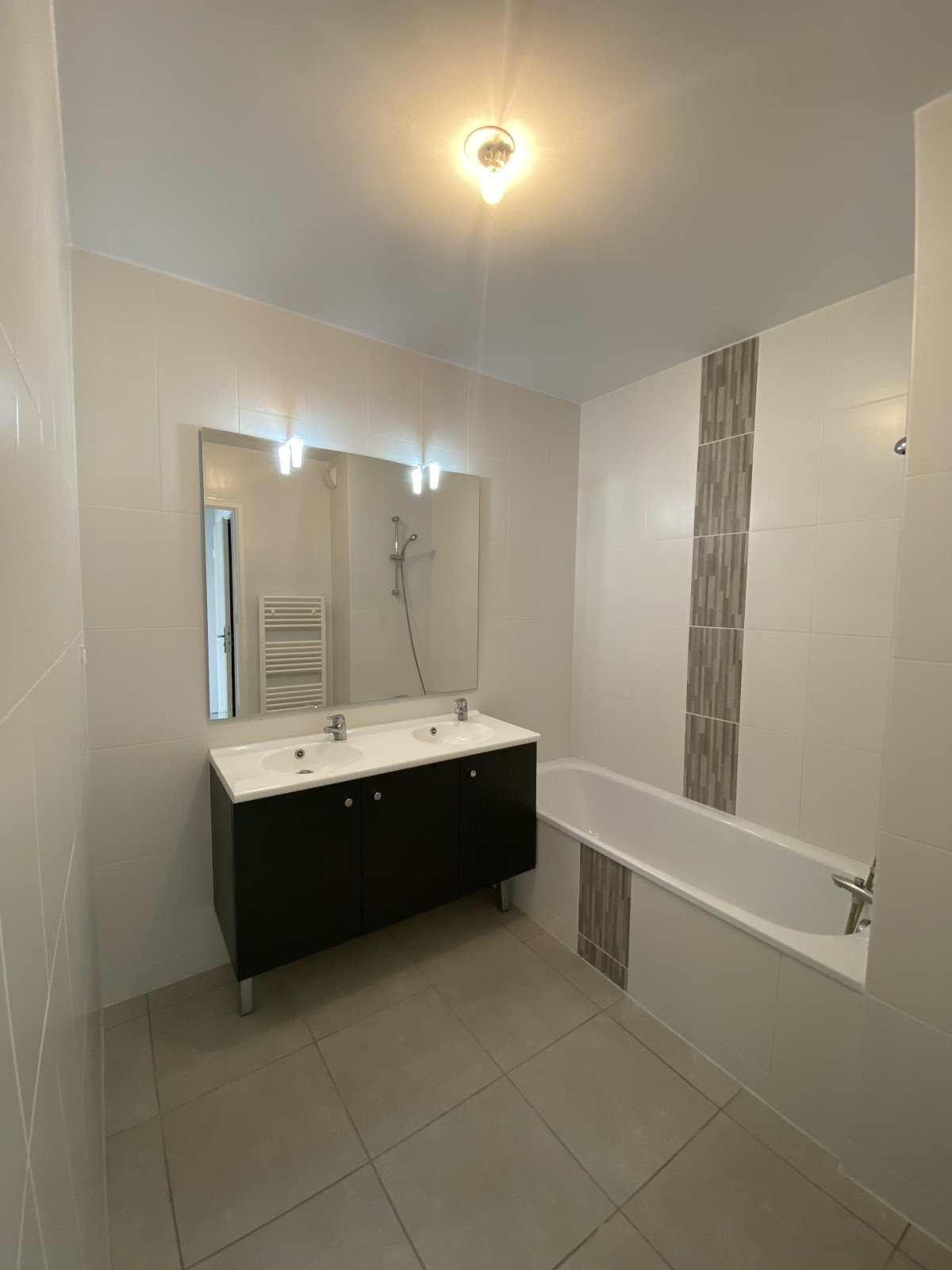 
                                                Location
                                                 Appartement T3 67m² à Bordeaux