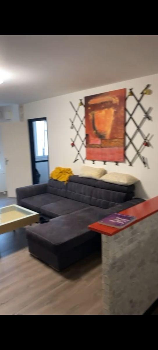 
                                                Location
                                                 Appartement T3 70m2 à louer