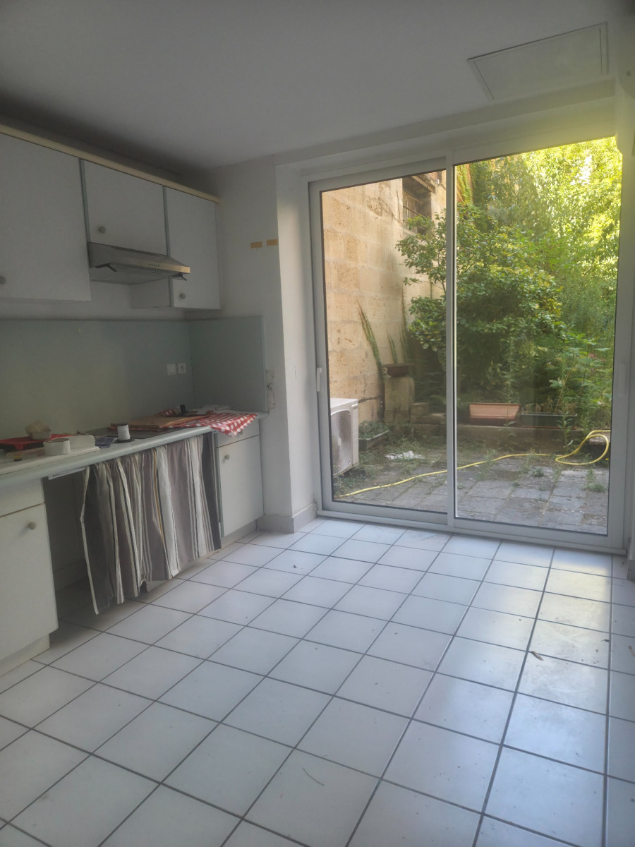 
                                                Location
                                                 Appartement T3 74.48m² à Bordeaux