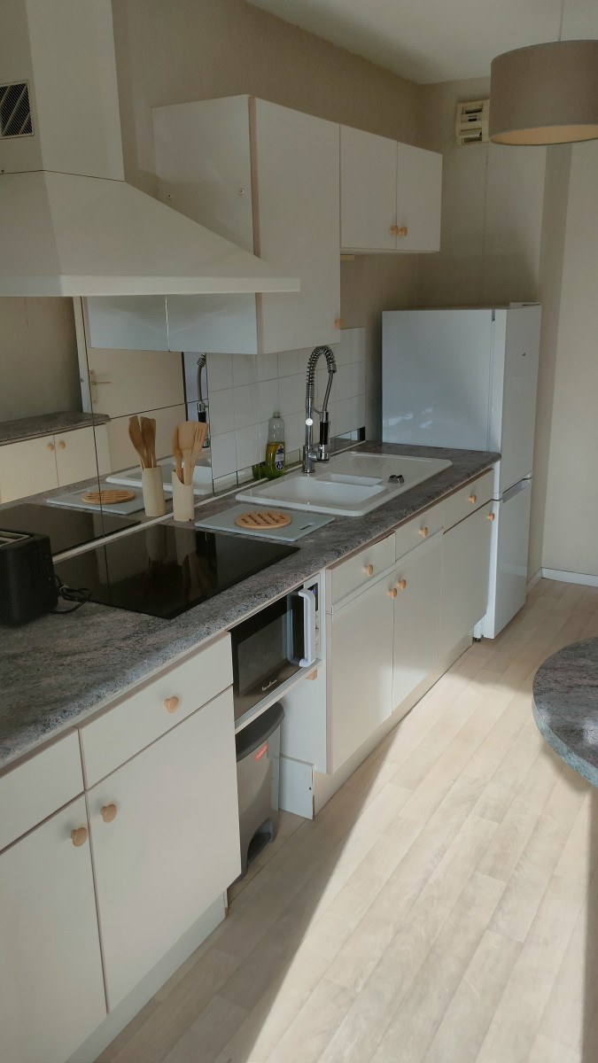 
                                                Location
                                                 Appartement T3 74m² à Talence