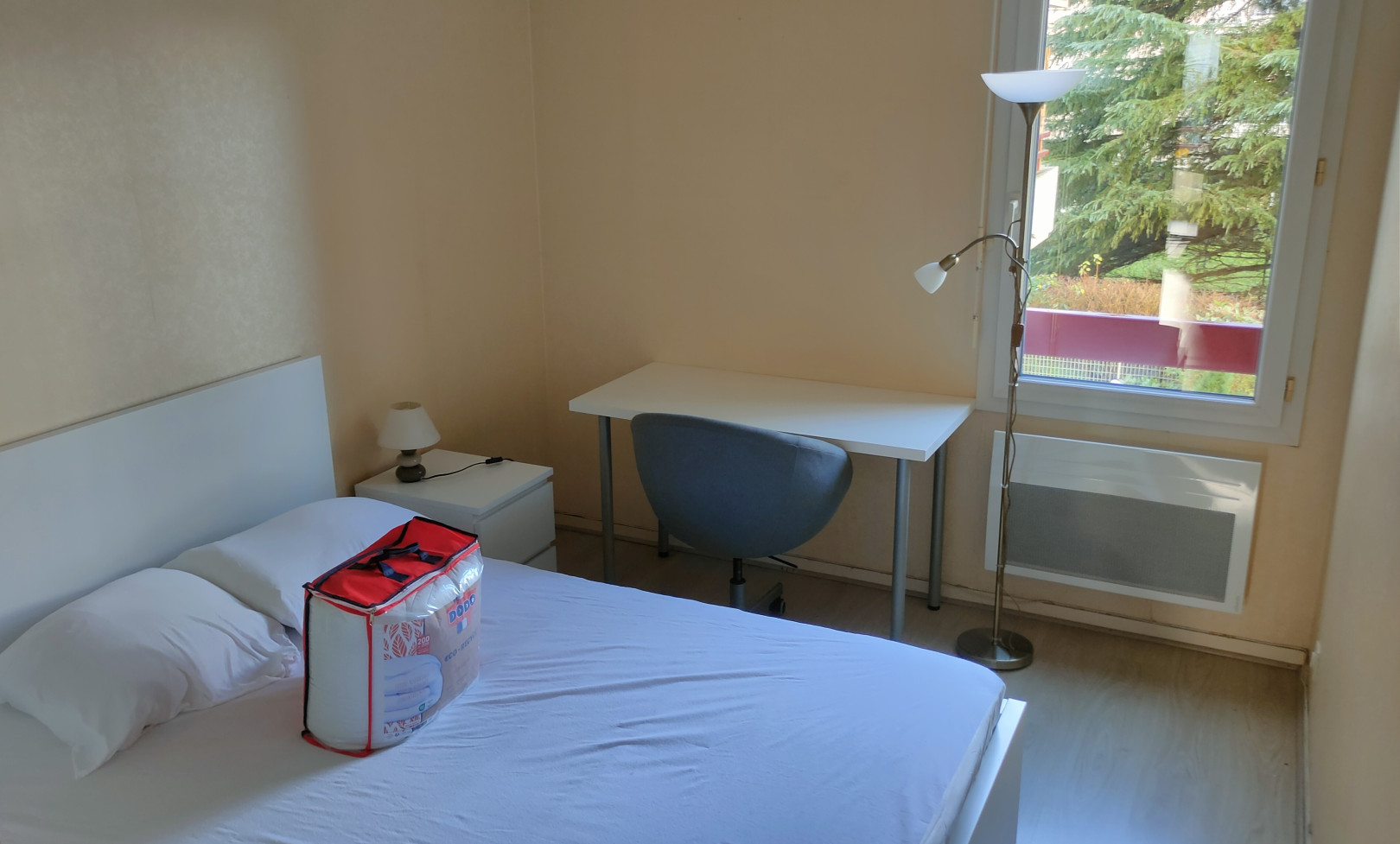 
                                                Location
                                                 Appartement T3 74m² à Talence