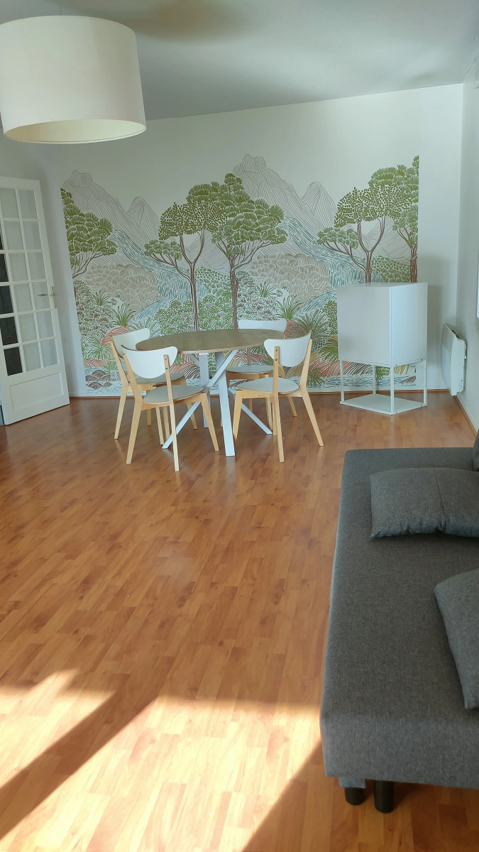 
                                                Location
                                                 Appartement T3 74m² à Talence