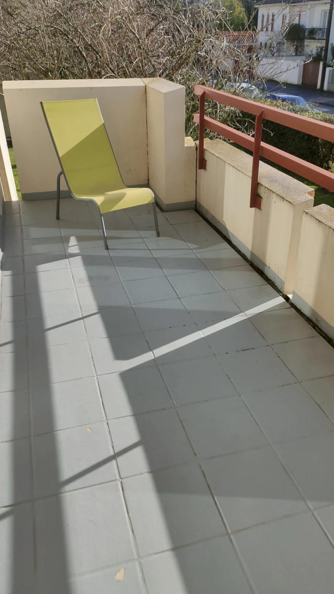 
                                                Location
                                                 Appartement T3 74m² à Talence