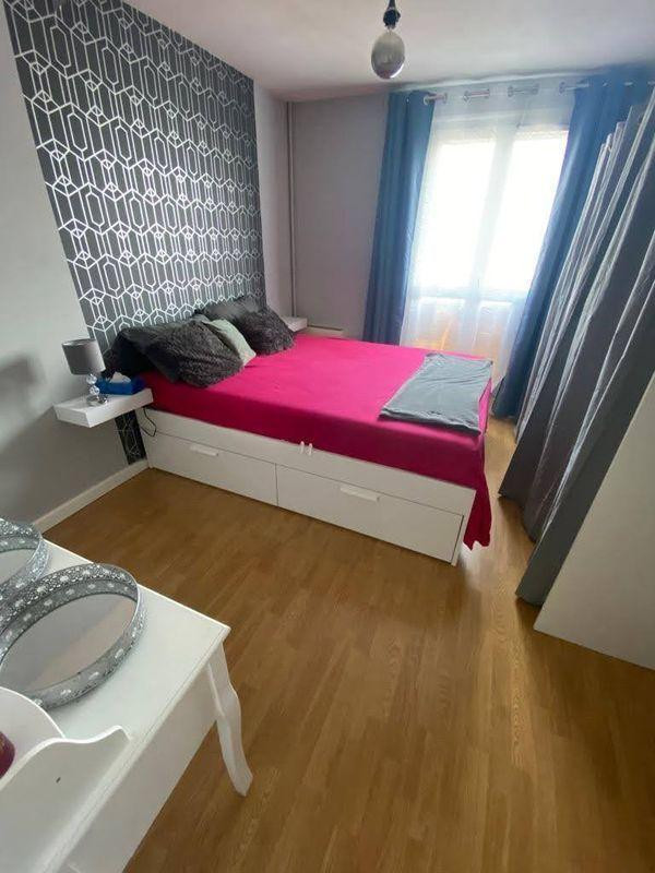 
                                                Location
                                                 Appartement T3 74m² - Parking