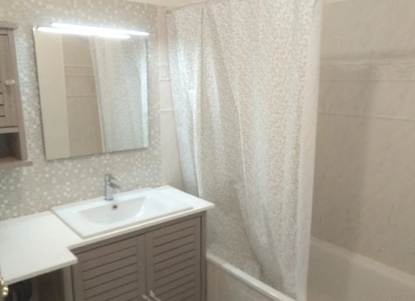 
                                                Location
                                                 Appartement T3 75m² à Bordeaux