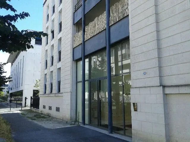 
                                                Location
                                                 Appartement T3 75m² à Bordeaux