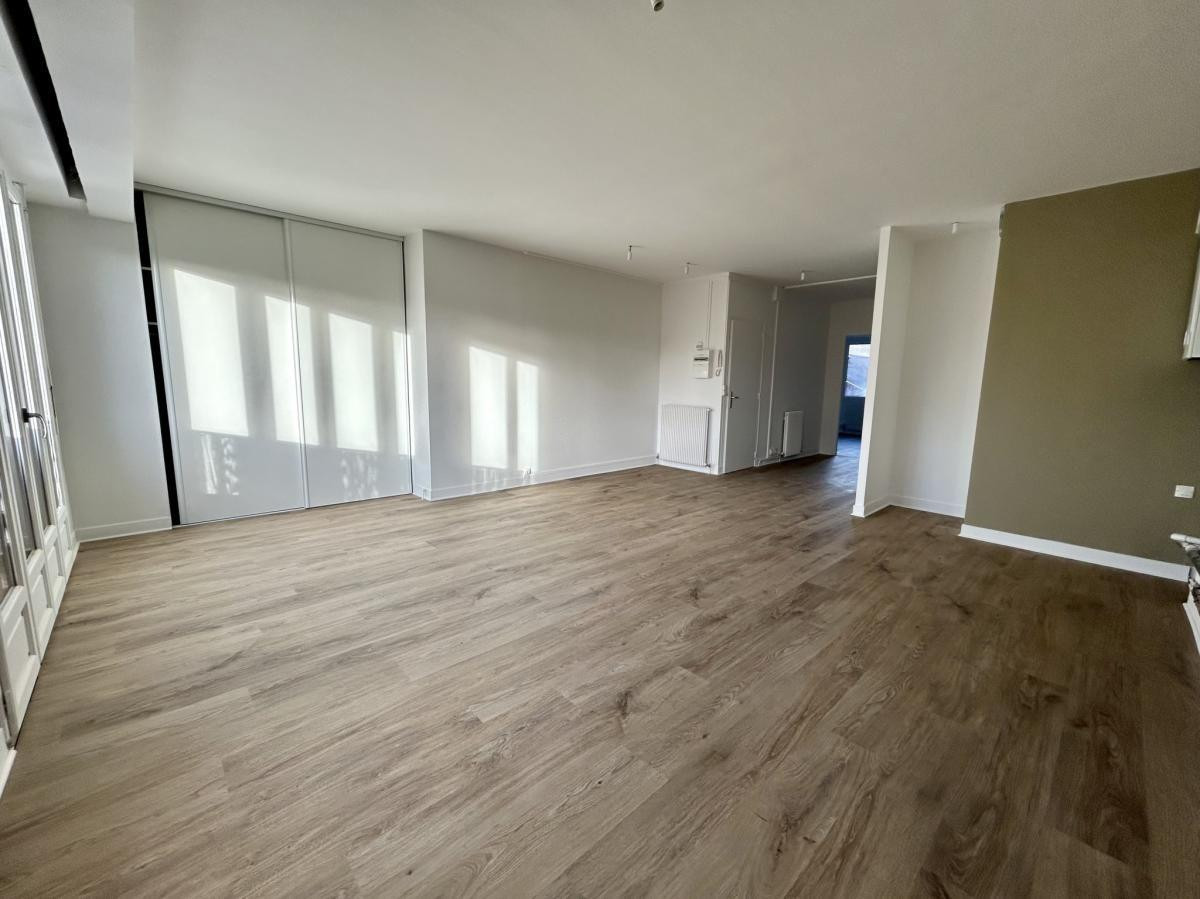 
                                                Location
                                                 Appartement T3 à louer