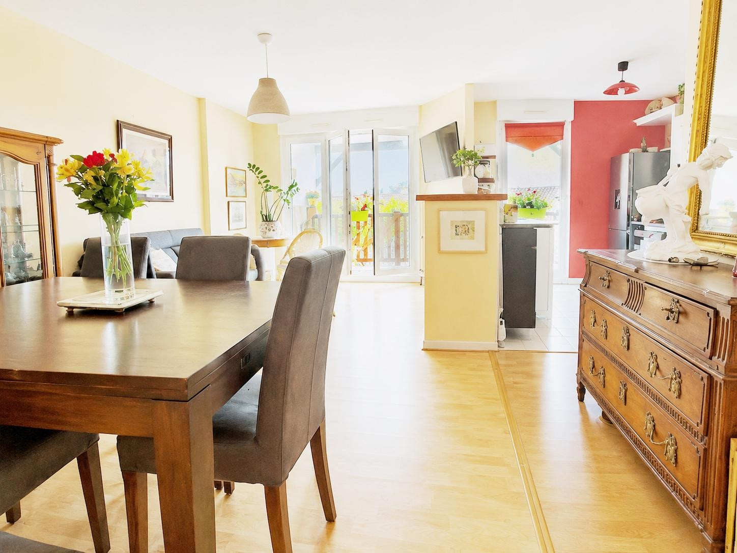 
                                                Vente
                                                 Appartement T3 au calme  bourg a 15 mn des plages