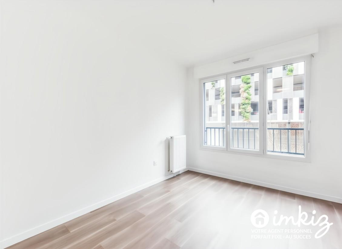 
                                                Vente
                                                 Appartement T3 avec balcon et place de parking