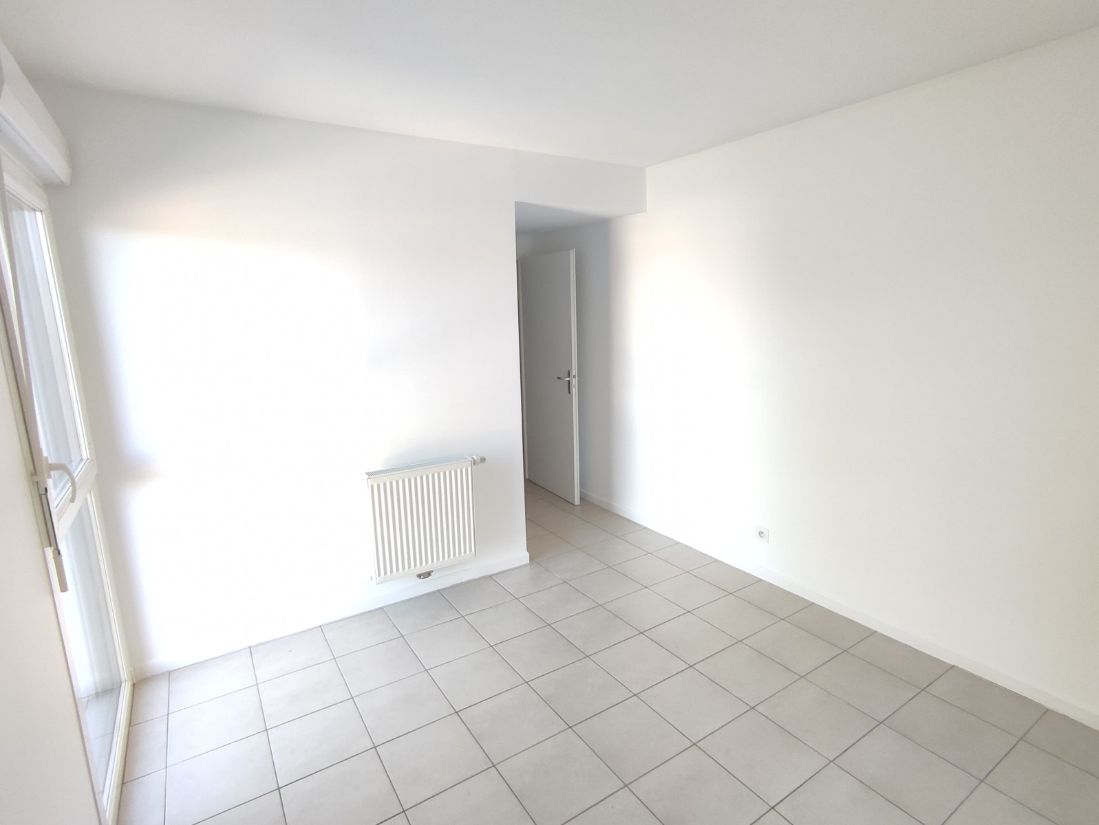
                                                Vente
                                                 Appartement T3 avec balcon loggia et deux parkings